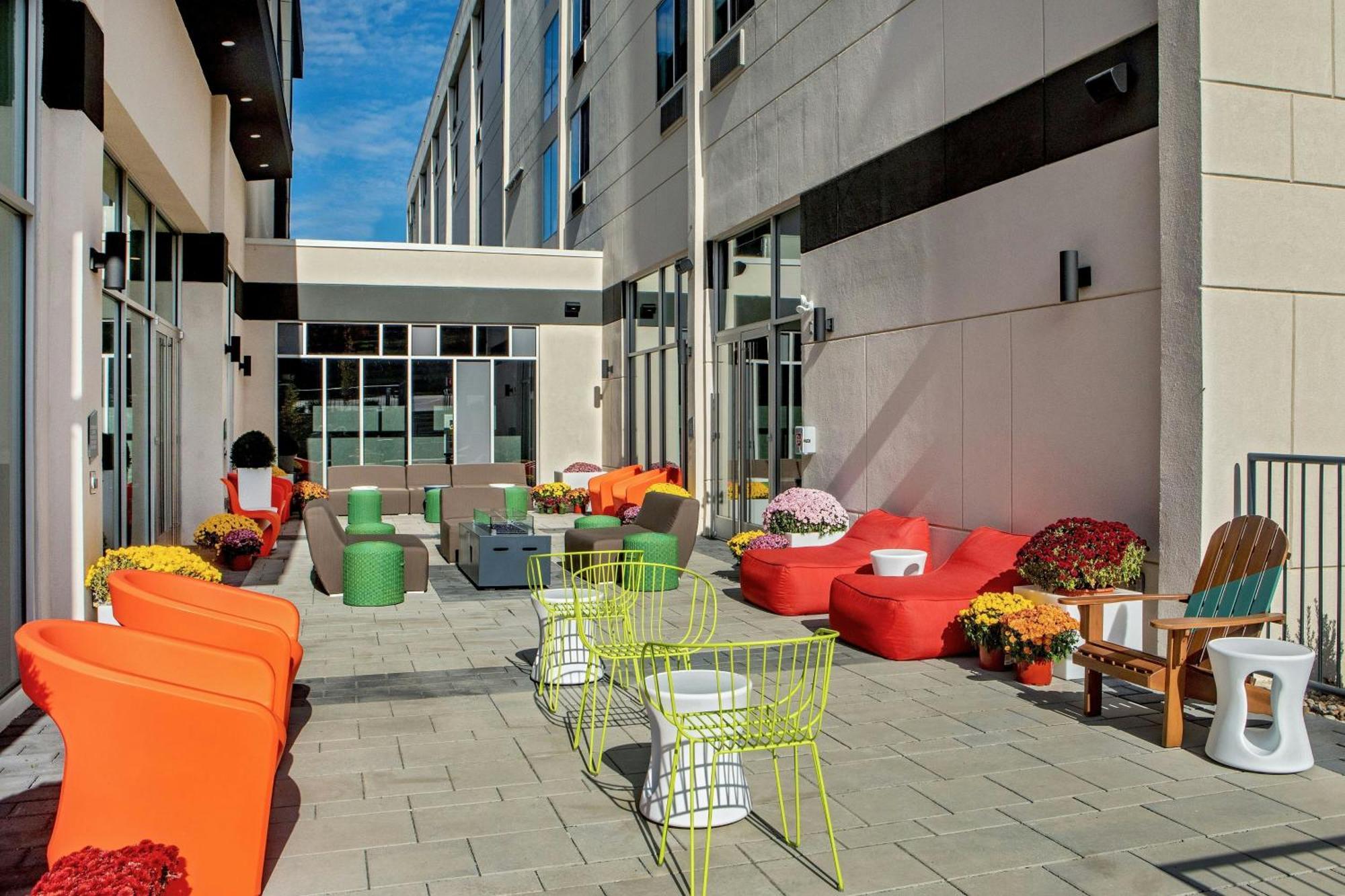 Hotel Aloft Framingham Exterior foto